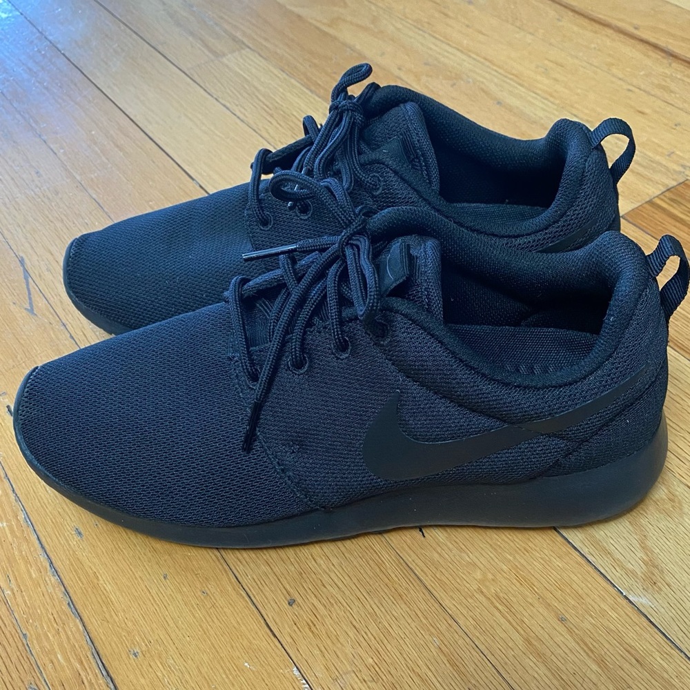 Nike Roshe One Sneakers - Women’s Size 8.5